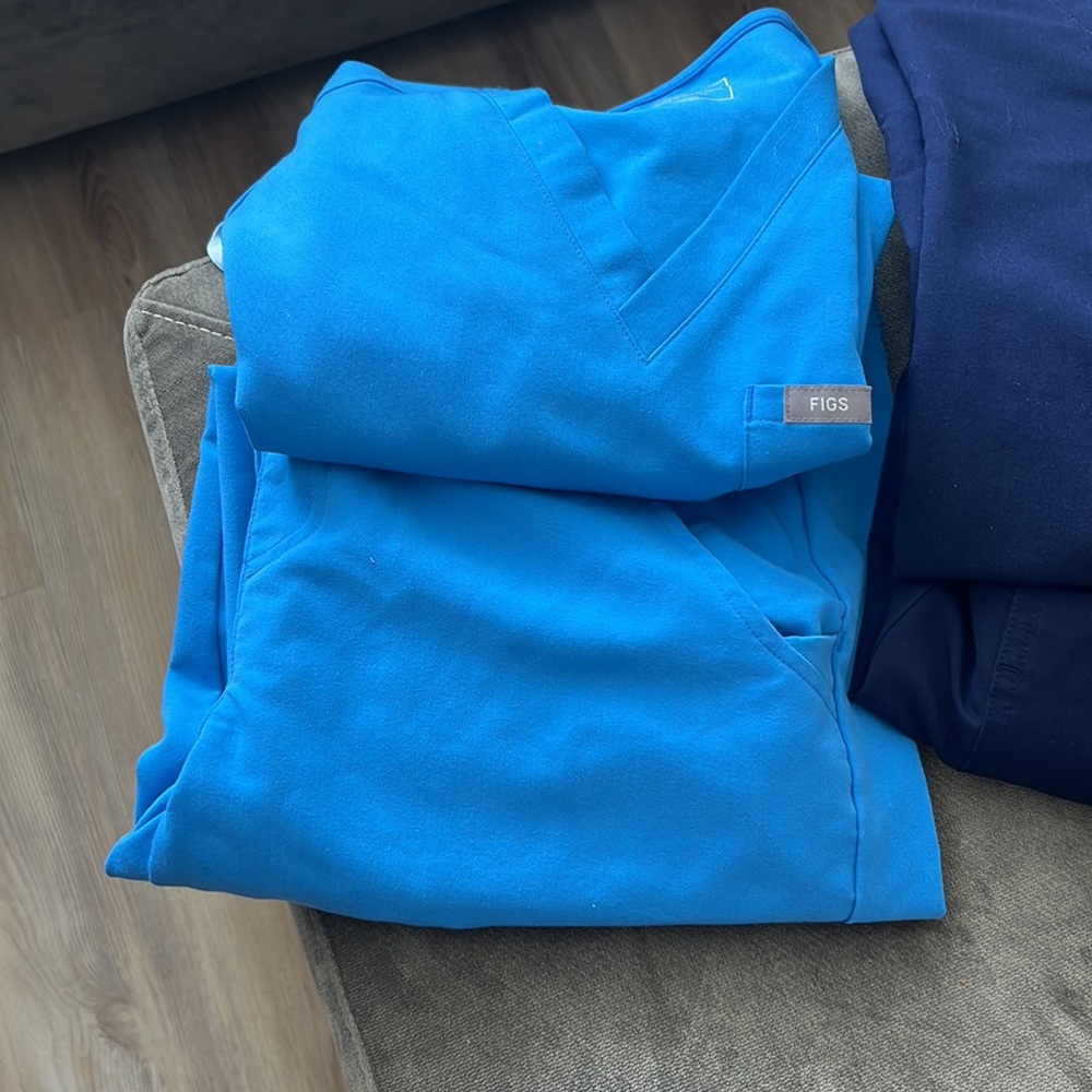Figs scrubs set